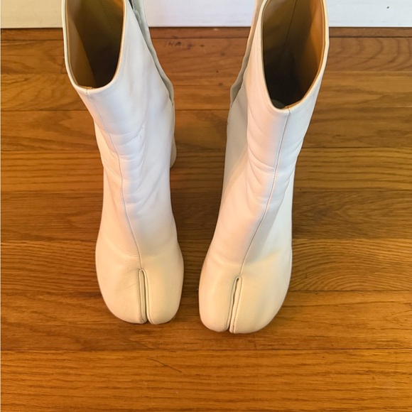 Maison Martin Margiela White Tabi Heeled Boots - Picture 6 of 6